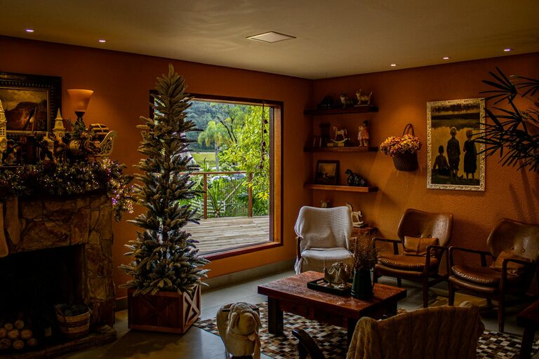 Tips for Creating a Cosy and Inviting Living Room Space at Home